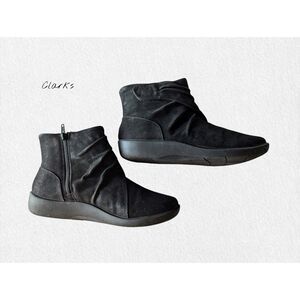 Clarks Cloudsteppers Ankle Booties Side Zip Soft Cushion Comfort Shoes